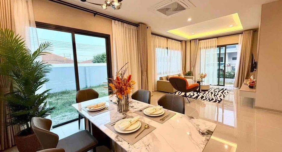 Casa en alquiler de 4 habitaciones en Bang Lamung, Chonburi