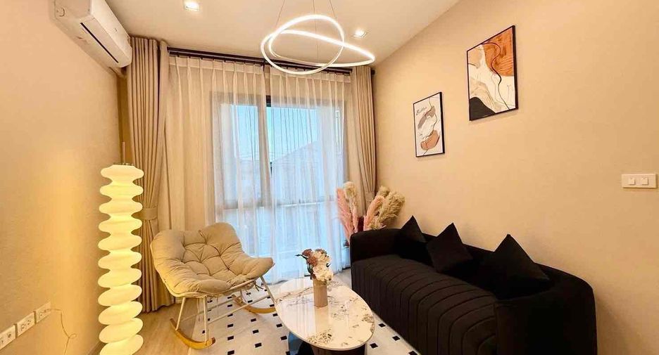 Casa en alquiler de 4 habitaciones en Bang Lamung, Chonburi