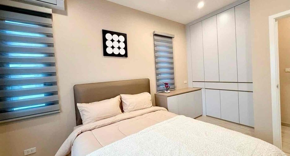 Casa en alquiler de 4 habitaciones en Bang Lamung, Chonburi