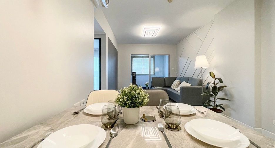 For sale 2 bedrooms condo in Huai Khwang, Bangkok