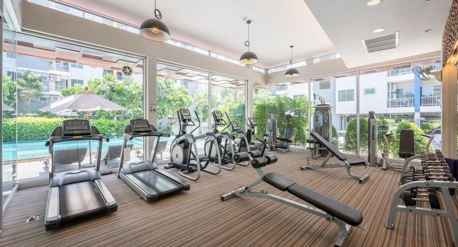 For sale 2 bedrooms condo in Huai Khwang, Bangkok