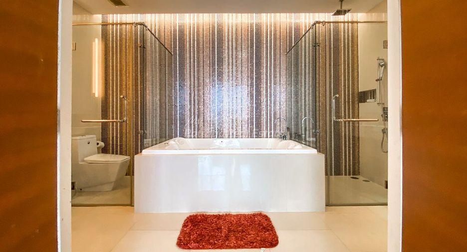 For rent 2 bedrooms condo in Bang Lamung, Chonburi