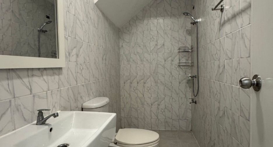 For sale 4 bedrooms townhouse in Min Buri, Bangkok
