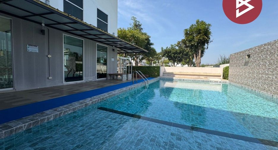 For sale 4 bedrooms townhouse in Min Buri, Bangkok