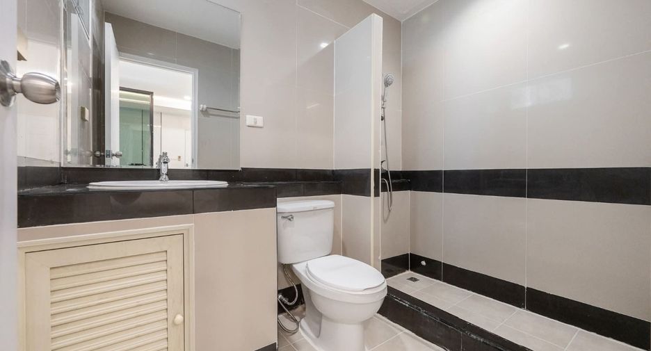 For sale 1 bed condo in Lat Phrao, Bangkok