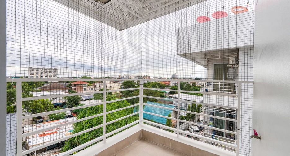 For sale 1 bed condo in Lat Phrao, Bangkok
