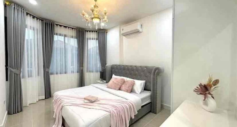 Haus zur Miete mit 3 Zimmer in Bang Lamung, Chonburi