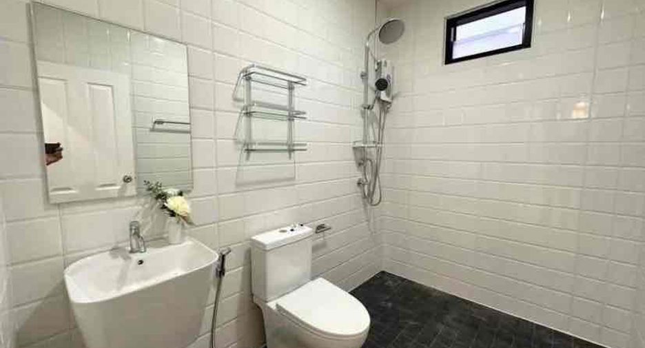 Haus zur Miete mit 3 Zimmer in Bang Lamung, Chonburi