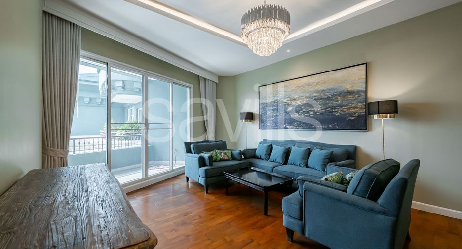For rent 3 bedrooms condo in Sathon, Bangkok
