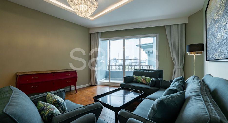 For rent 3 bedrooms condo in Sathon, Bangkok
