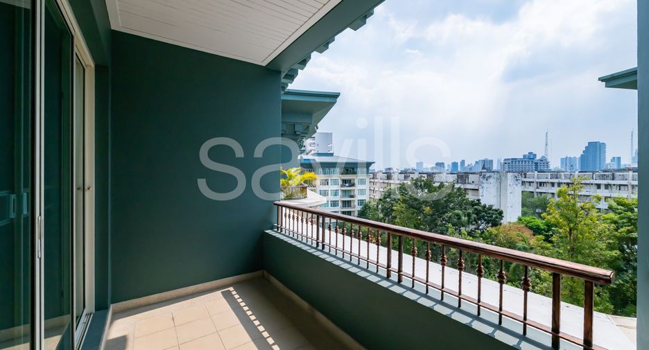 For rent 3 bedrooms condo in Sathon, Bangkok