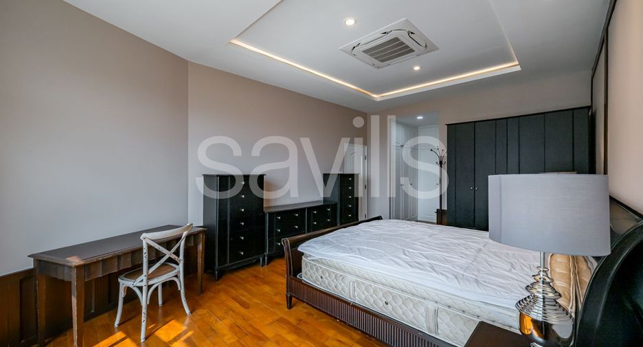 For rent 3 bedrooms condo in Sathon, Bangkok
