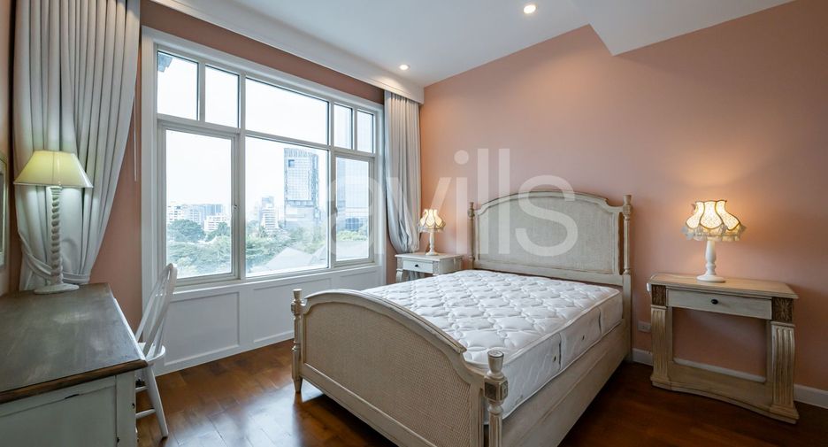 For rent 3 bedrooms condo in Sathon, Bangkok