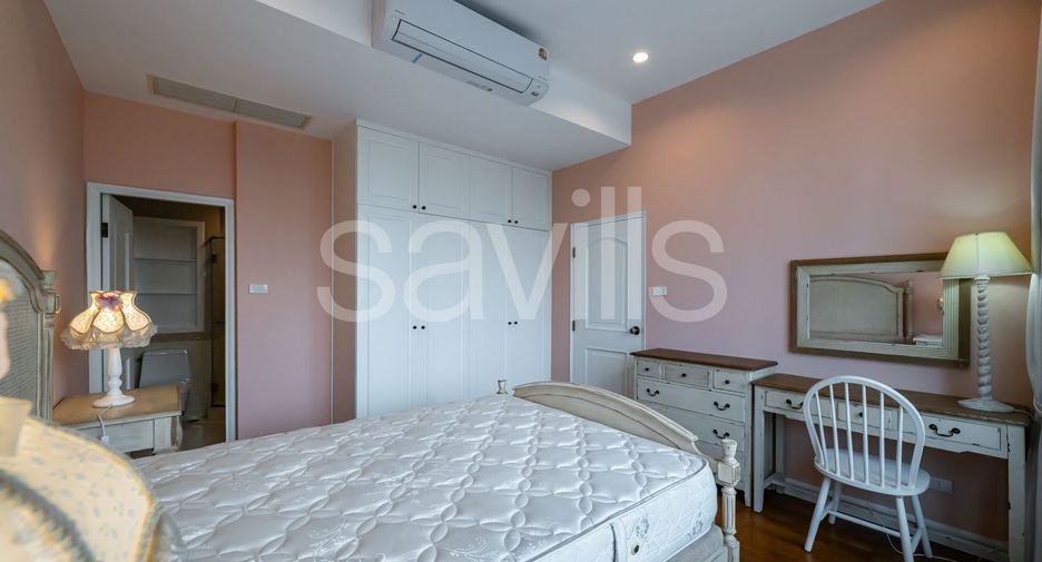 For rent 3 bedrooms condo in Sathon, Bangkok