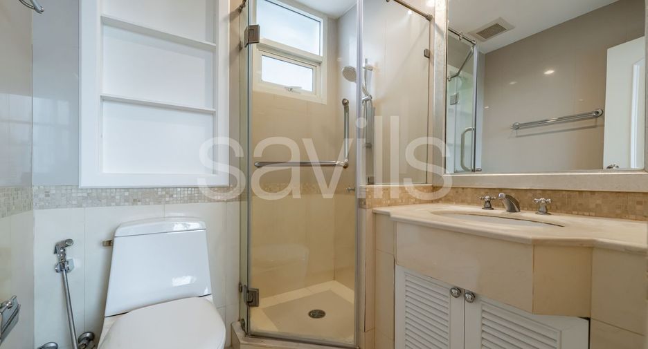 For rent 3 bedrooms condo in Sathon, Bangkok