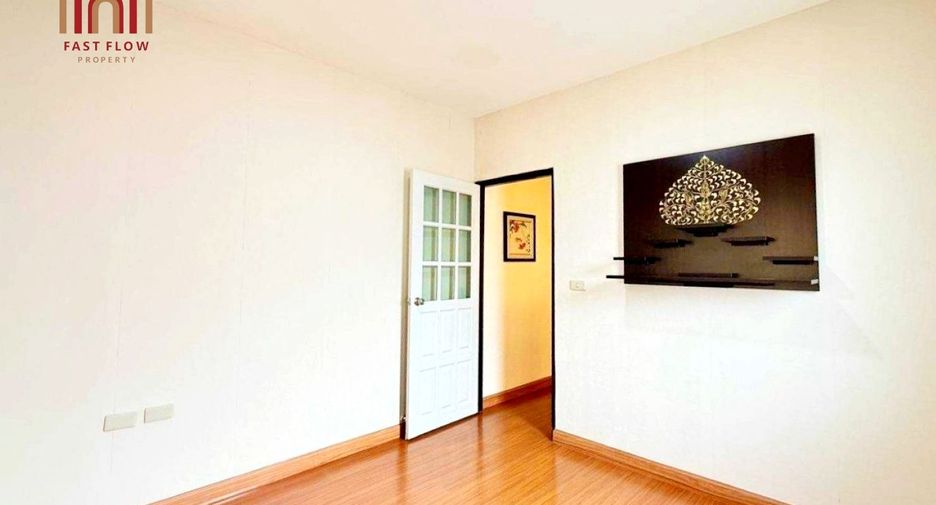 For sale 3 bedrooms house in Mueang Nonthaburi, Nonthaburi