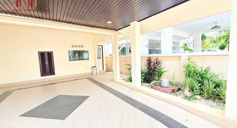 For sale 3 bedrooms house in Mueang Nonthaburi, Nonthaburi