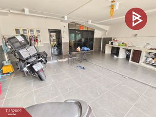 For sale 5 bedrooms townhouse in Mueang Samut Prakan, Samut Prakan