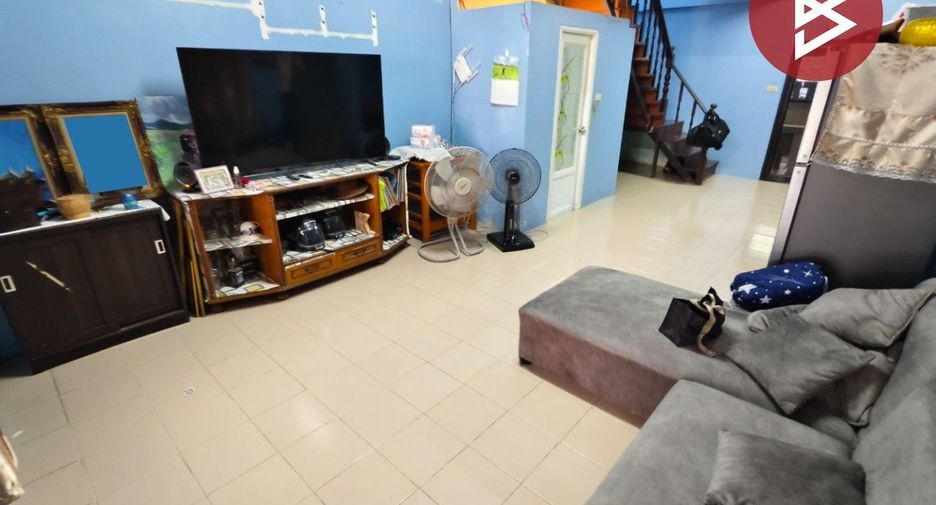 Продажа 5 спальни таунхаус в Mueang Samut Prakan, Самутпракан