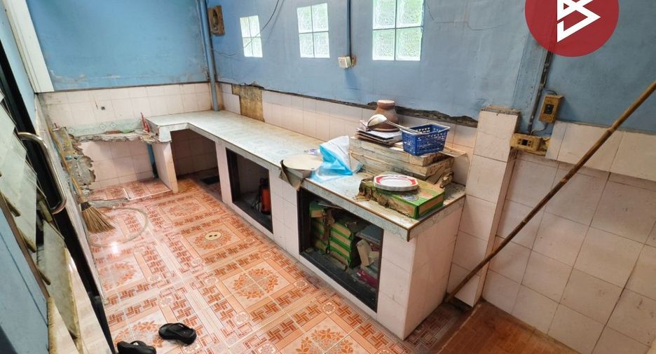 Продажа 5 спальни таунхаус в Mueang Samut Prakan, Самутпракан