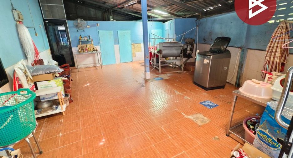 Продажа 5 спальни таунхаус в Mueang Samut Prakan, Самутпракан