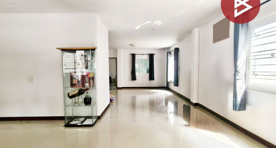 Casa en venta de 3 habitaciones en Ban Bueng, Chonburi