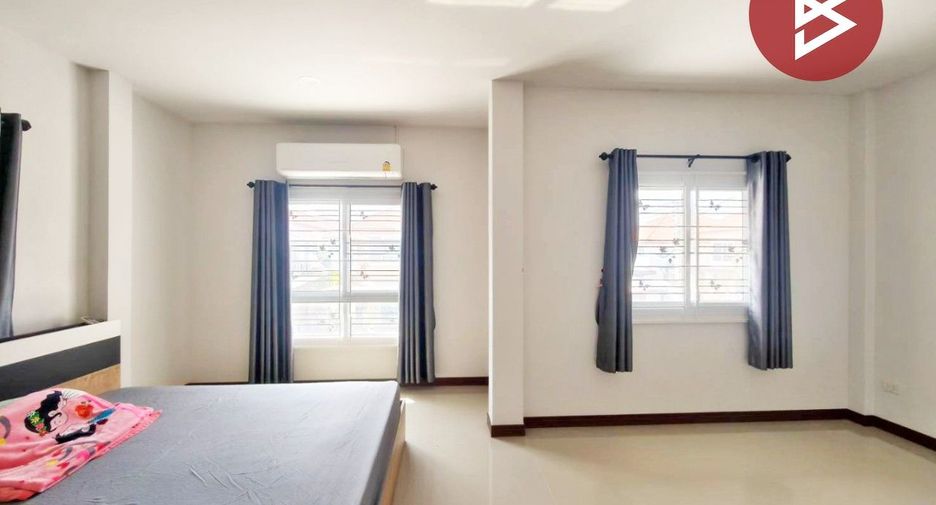 Casa en venta de 3 habitaciones en Ban Bueng, Chonburi