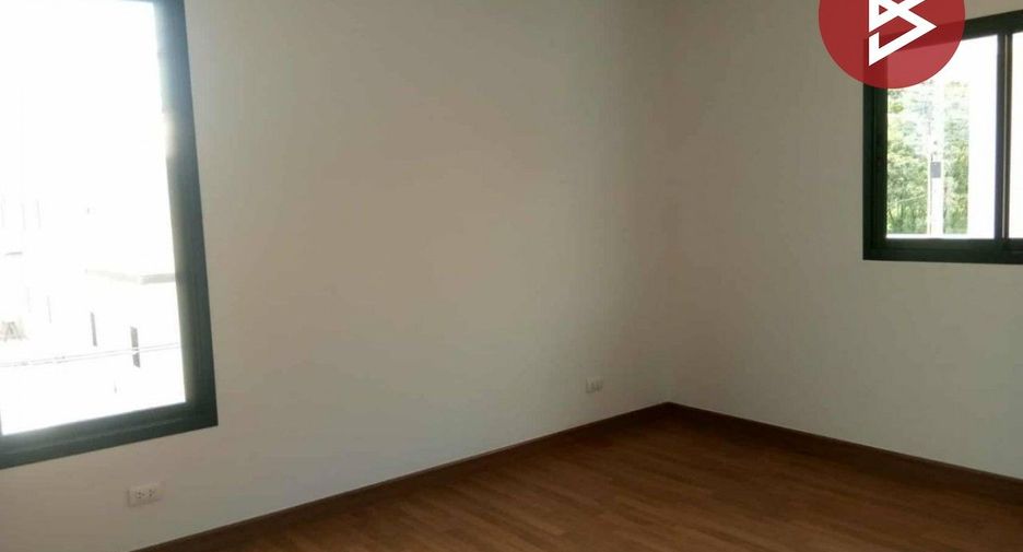 For sale 3 bedrooms house in Si Racha, Chonburi