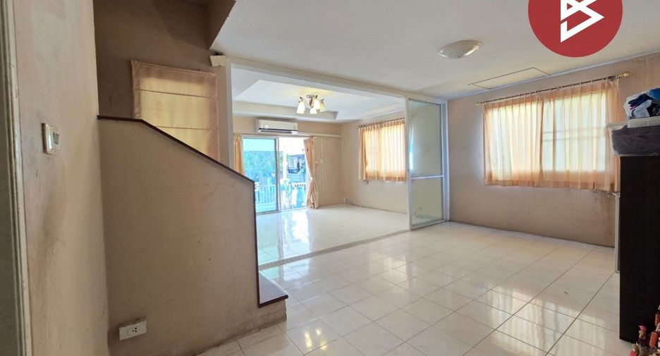 Casa adosada en venta de 4 habitaciones en Mueang Samut Sakhon, Samut Sakhon
