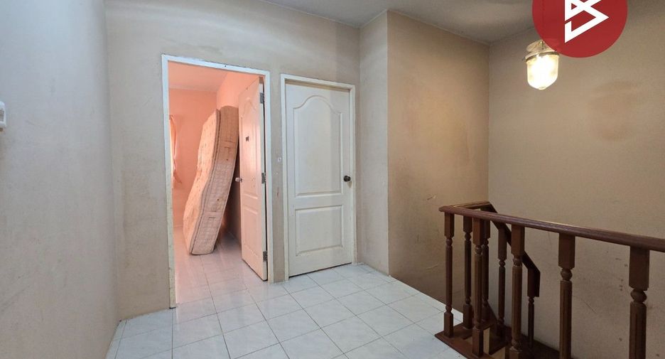 Casa adosada en venta de 4 habitaciones en Mueang Samut Sakhon, Samut Sakhon