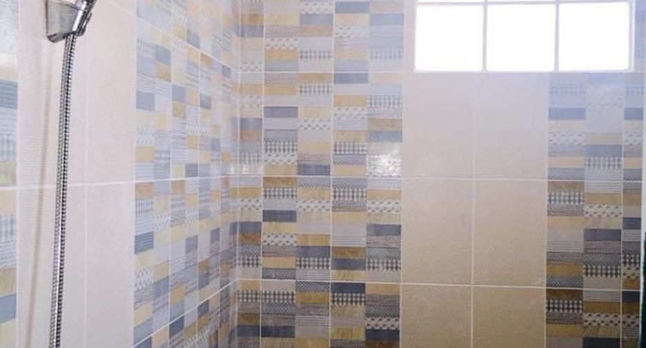 For sale 3 bedrooms house in Mueang Lamphun, Lamphun