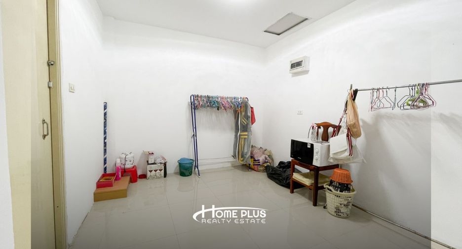 For sale 3 bedrooms townhouse in Lam Luk Ka, Pathum Thani