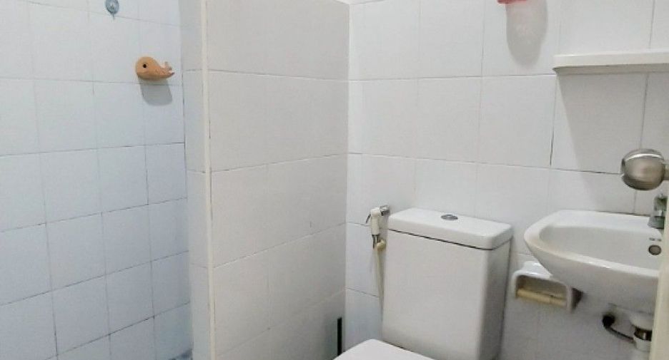 For sale 3 bedrooms townhouse in Phan Thong, Chonburi