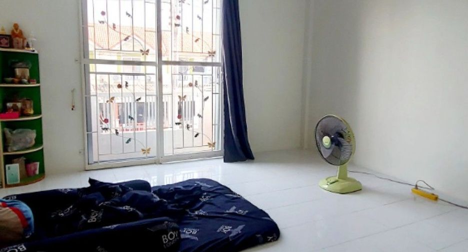 For sale 3 bedrooms townhouse in Phan Thong, Chonburi