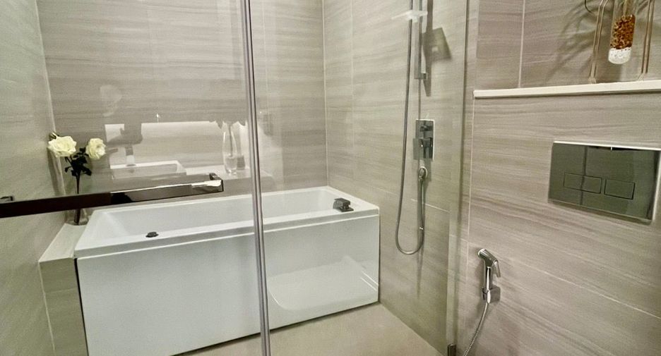 For rent 2 bedrooms condo in Watthana, Bangkok