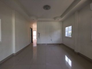 Casa en venta de 2 habitaciones en Ban Khai, Rayong