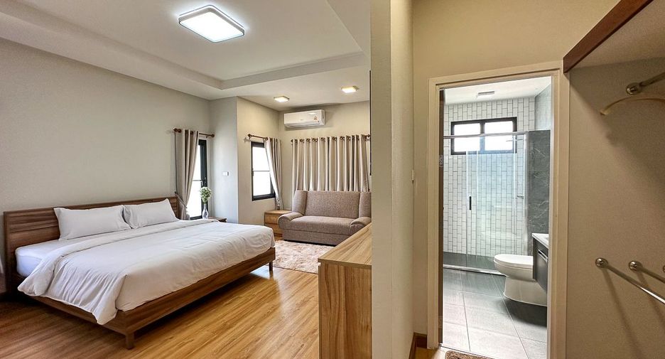 For sale 3 bedrooms townhouse in San Kamphaeng, Chiang Mai