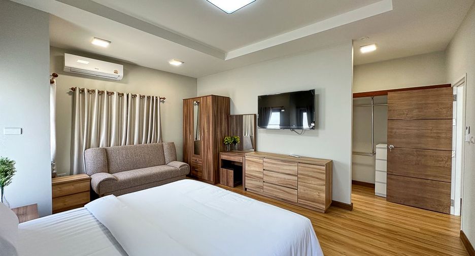 For sale 3 bedrooms townhouse in San Kamphaeng, Chiang Mai