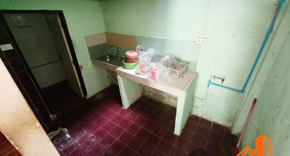 Reihenhaus zum Kauf mit 2 Zimmer in Bang Sue, Bangkok