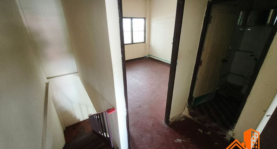 Reihenhaus zum Kauf mit 2 Zimmer in Bang Sue, Bangkok