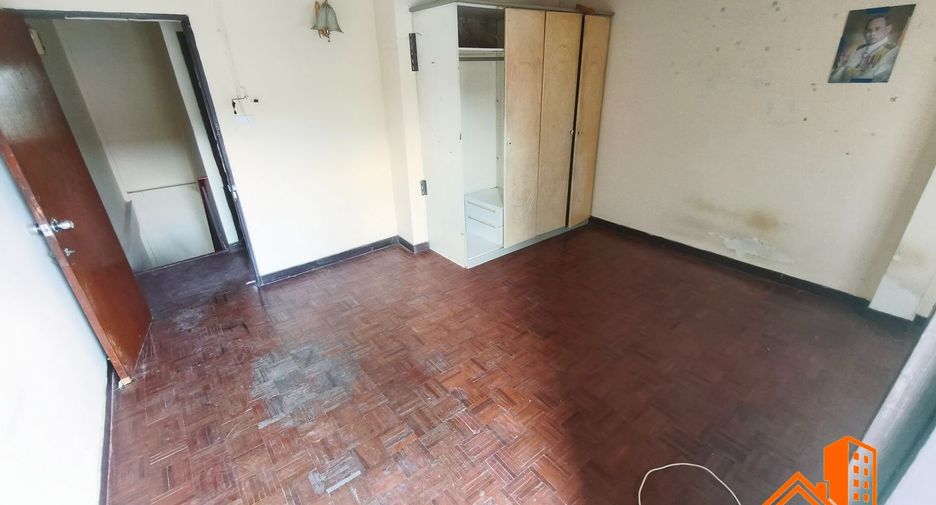 Reihenhaus zum Kauf mit 2 Zimmer in Bang Sue, Bangkok
