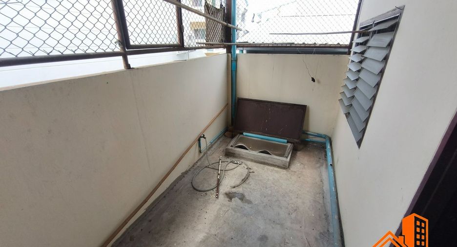 Reihenhaus zum Kauf mit 2 Zimmer in Bang Sue, Bangkok
