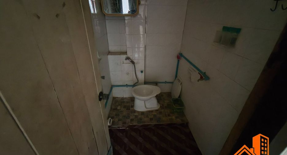 Reihenhaus zum Kauf mit 2 Zimmer in Bang Sue, Bangkok