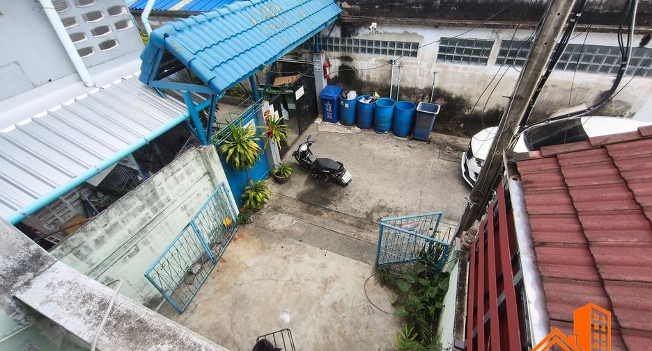 Reihenhaus zum Kauf mit 2 Zimmer in Bang Sue, Bangkok