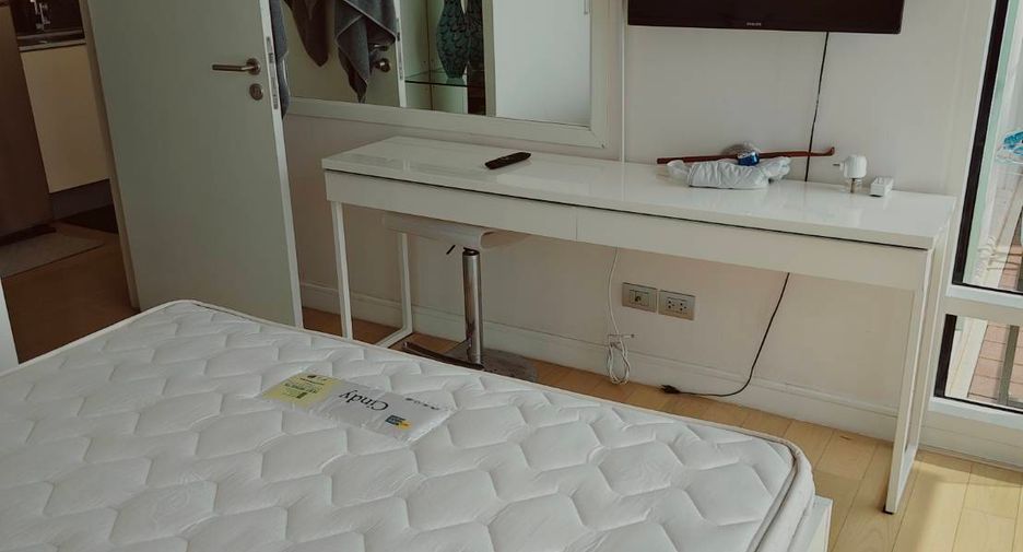 For rent 2 bedrooms condo in Bang Lamung, Chonburi