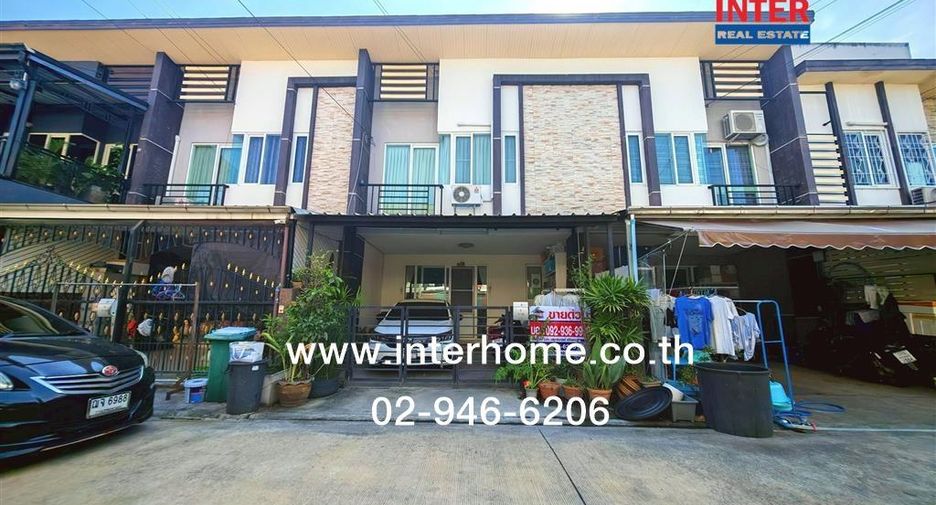 À vendre 4 chambres maison de ville à Chom Thong, Bangkok