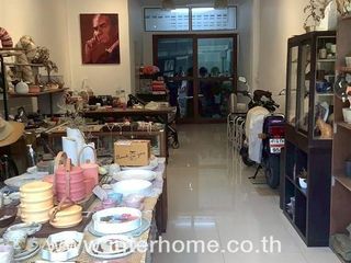For sale 3 ベッドルーム retail Space in Khlong San, Bangkok