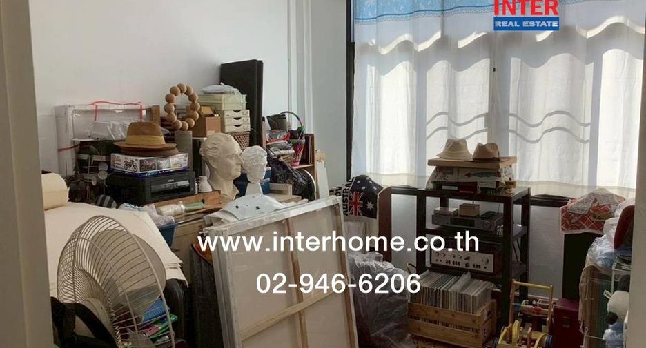 For sale 3 bedrooms retail Space in Khlong San, Bangkok