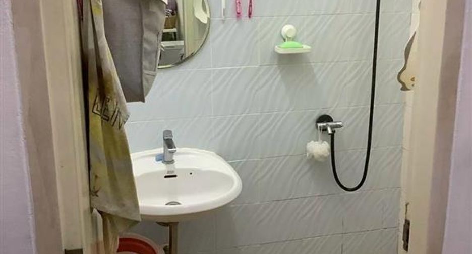 For sale 3 bedrooms retail Space in Khlong San, Bangkok