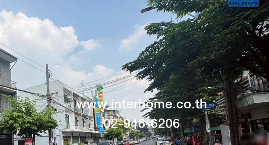 For sale 3 bedrooms retail Space in Khlong San, Bangkok